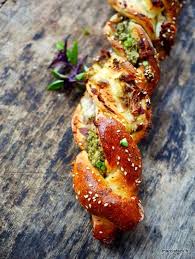 Brioche Tressee Thon Vache Qui Rit Pesto Recette Recette Recettes De Cuisine Alimentation