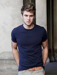 5 Tricks To Enhance The Basic Tee Menswear Mens Outfits Men Casual