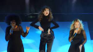 Sebab dah dapat kelulusan dari kerajaan yg pas ada di dalam nya. Cute Selena Gomez Dancing In Concert Live Kuala Lumpur Malaysia 2016 Love You Like A Love Song Youtube