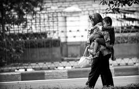 Balutan kasih dan sayang selalu terbayang. 20 Contoh Puisi Untuk Ibu Tersayang Yang Mengena Di Hati Spesial Hari Ibu Suka Suka