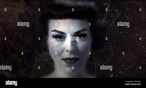 LA STREGA DI KINGS CROSS, Kate Elizabeth Laxton come Rosaleen Norton, 2020.  © Journeyman Pictures