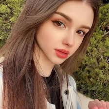 Ella loved her CEO husband Charles deeply, but her mute devotion went  unanswered. When she finally seeks freedom & discovers she's pregnant, he  abandons her. Then an accident starts stealing her memories...