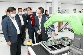 Plot 87, 88 & 89 lebuhraya kampung jawa, bayan lepas pulau pinang, my 11900 registration number: Company Donates Laptops To Poor Students The Star