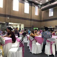 Mulai dari wisata air, satwa, hingga museum pun tidak ketinggalan. Dewan Komuniti Batu Muda Community Center