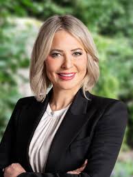 Lori Dubin's Instagram, Twitter & Facebook