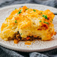 Keto Shepherd S Pie Low Carb Cauliflower Mash Meat Casserole Low Carb Mashed Cauliflower Keto Shepherd S Pie Recipes