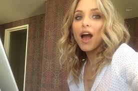 Jenny Mollen's Instagram, Twitter & Facebook