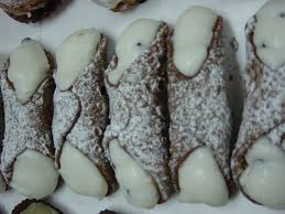 Finalmente ho deciso di realizzare i biscotti della monaca tipici di catania, sbirciando sul web ho trovato questa ricetta ed ho apportato delle modifiche secondo i miei gusti! L Origine Della Pasticceria Siciliana I Dolci Delle Monache Palermoweb