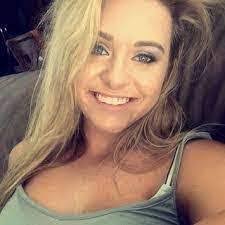 Kari Piper's Instagram, Twitter & Facebook