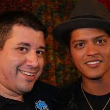 Van McNeil (@vanmcneil)