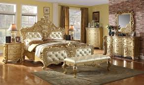 Meridian Zelda Bedroom Set In Rich Gold This Zelda Bedroom Set Is Truly Memorable Opulent Traditio Bedroom Furniture Sets Bedroom Set French Furniture Bedroom