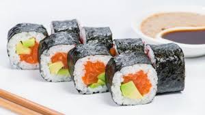 Daripada kalian para pembaca bingung ingin me milih sushi dengan isian apa, atau mungkin malah menghindari memakan sushi ikan mentah. 5 Cara Mudah Membuat Sushi Roll Di Rumah Ala Chef Oca Asal Malang Perhatikan Soal Mengolah Nasi Halaman All Tribun Jatim