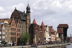 It is divided into 16 administrative provinces, covering an area of 312,696 square kilometres (120,733 sq mi), and has a largely temperate seasonal climate. Polen Store Norske Leksikon