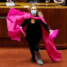 Pamela jiles en picada contra jennifer warner. Video Viral Facebook Pamela Jiles Corrio Como Naruto Luego De Que El Congreso Aprobara El Retiro 10 De La Afp Video Fotos Tendencia En Chile Trends Viral