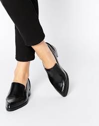 Your bank account knows who we are need help? Asos Asos Miles Pointed Flat Shoes At Asos I Love A Pointed Toe Shoe Goes With Everything N Makes Your Ordinary Ou Sapatos Pretos Sapatos Sapatos Femininos