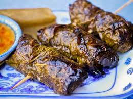 All i know is that the grapes were purple and the leaves. Grilled Vietnamese Beef Wrapped In Grape Leaves Bo La Lá»'t Tasty Kitchen A Happy Recipe Community