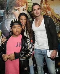 Find the perfect katie price sightings december 18 2015 stock photos and editorial news pictures from getty images. Katie Price S Ex Husbands Beg Her To Go To Rehab As Her Life Is Out Of Control Mirror Online
