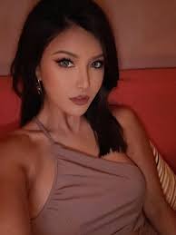 whos looking for a friend in real life thats 30+ and I'm looking for  someone to be with in real life and im a guy and im bi and I'm 33 and