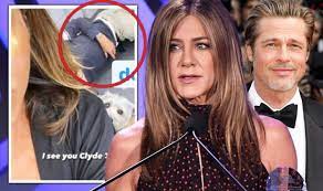 It's hard to believe this couple split over 10 years ago! Jennifer Aniston Sparks Brad Pitt Reunion Rumours As Fans Claim Actor Is In Her Selfie Easy Reader