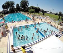 Ville De Blagnac Page Officielle Un Petit Plouf A La Piscine Des Ramiers Pour Chasser Le Blues De La Rentree Lecon N 1 Prendre Un Bain A La Piscine Des Ramiers