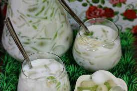 Resep oreo milkshake sederhana dan segar ilustrasi gambar minuman oreo milkshake segar bahan yang diperlukan dalam membuat resep oreo milkshake minuman segar 5 biskuit oreo 2 scoops (sendok besar) vanilla ice cream 2 sdm coklat bubuk atau. Segarnya Es Jelly Bikin Buka Puasamu Lebih Maknyuuus