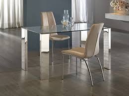 Cette table basse cristal carrée est d'un design simple, une base croisée sur laquelle repose un plateau en verre mais c'est cette simplicité qui lui donne son charme. Decouvrez La Table Transparente En Verre