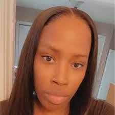 Ebony Mclaughlin's Instagram, Twitter & Facebook