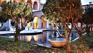 I despoina vandi mas xenagei stin kavala mazi me tin melina aslanidou Imaret Hotel Kavala Greece Book Online