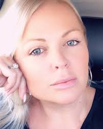 Hetal Thaker's Instagram, Twitter & Facebook