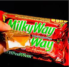 Milky Way Red Berries From Mexico The Nougat Is A Light Berry Flavor That For Me Was A Bit Too Light But It Lacked Tha Chocolate Milk Candy Bar Snack Recipes