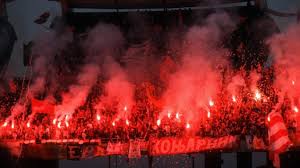 Der rädelsführer der gewaltbereiten anhänger von crvena zvezda, so der serbische name von roter stern, ist ivan bogdanov. Kriegsspiele Auf Dem Balkan Wie Der Fussball Den Zerfall Jugoslawiens Beschleunigte Archiv