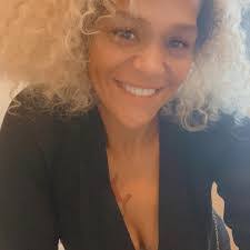 Monique Stratton's Instagram, Twitter & Facebook