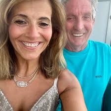 Elle has kidnapped the phone, argh!!!