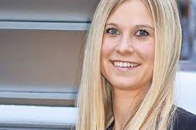 Miss Abschied": Tatjana Greiner aus Hasel ist Deutschlands schönste  Bestatterin