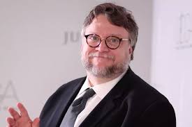 Guillermo del Toro apoya a joven cineasta con beca para estudiar en Francia