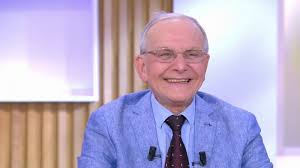 He was a member of the french national consultative ethics committee from 1992 to 2004 and worked in gene therapy. C A Vous Invites Axel Kahn Marina Fois Et Samuel Etienne En Streaming Replay France 5 France Tv