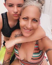 Beth Ortega (@tinkangel1975) • Instagram photos and videos