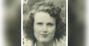 Evelyn Fabian's Instagram, Twitter & Facebook