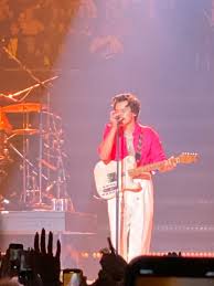 Fresh aesthetic harry styles laptop wallpaper harry styles wallpaper tumblr. Tourdaten Konzertkarten Live Ubertragungen Von Harry Styles