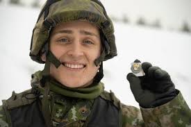 Eetu Selänne kertoo, mitä yhdysvaltalaiset ystävät ajattelevat armeijasta