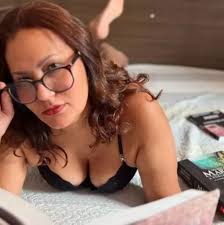 OnlyFans: professora é denunciada por pais de escola por ensaio