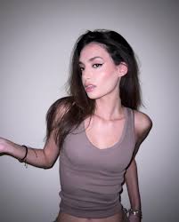 venus vafa (@plnxtvenus) • Instagram photos and videos