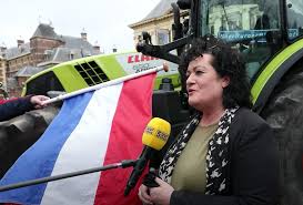 En je er ook niet makkelijk van afmaken door alleen te bidden voor de slachtoffers. Chris Aalberts Caroline Van Der Plas Bbb Biedt Een Mooi Inkijkje In De Wereld Buiten De Randstad