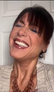 Susan Hausmann's Instagram, Twitter & Facebook