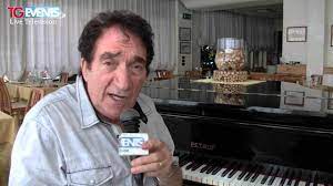 Ospite della puntata il cantante tony dallara. Tony Dallara Canzoni Eta Carriera Moglie Figli Chi E Newsby