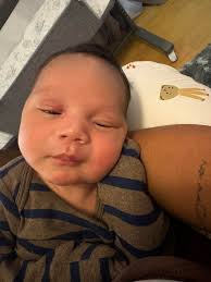 I often hear “my baby just can't relax with Dad.” But when we take a closer  look, we often see that tension transfers tension. ⁣ One of the first  things I helped