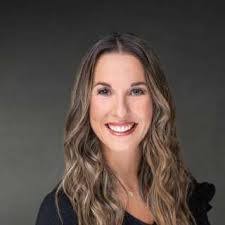 Della Connor's Instagram, Twitter & Facebook