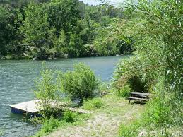 Maison Au Bord D Une Riviere En Pleine Nature Murviel Les Beziers Maison De Vacances Location Maison Vacances Jolie Maison