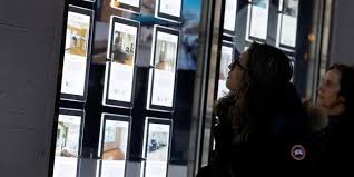 Devant les préfets, réunis ce mardi matin à l'assemblée nationale, emmanuel macron a appelé les propriétaires et les bailleurs sociaux à. Baisse Des Apl Macron Appelle Tous Les Proprietaires A Baisser Les Loyers De 5 Euros