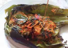Daun bawang, teri, bumbu halus. Langkah Membuat Pepes Ikan Hiu Kemangi Sedap Resep Us